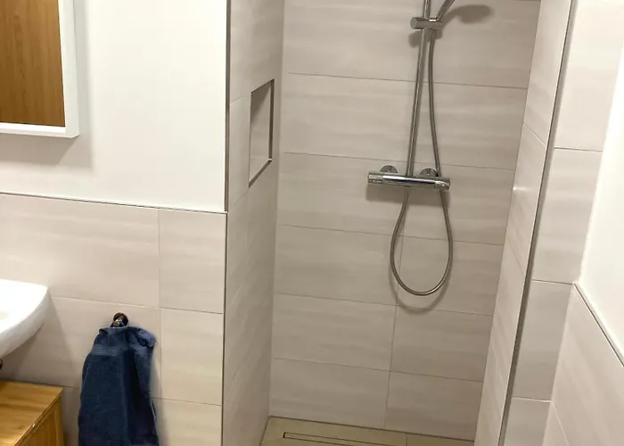 Gemuetliche In Unmittelbarer Naehe Zum Markkleeberg