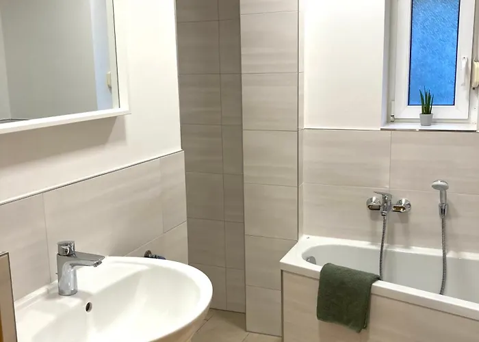 Gemuetliche In Unmittelbarer Naehe Zum Markkleeberg